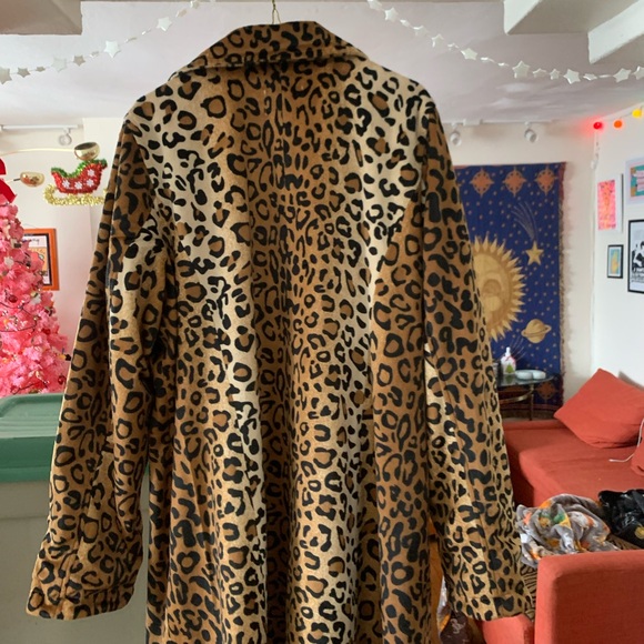 Cheetah Print Velvet Coat - Picture 2 of 2
